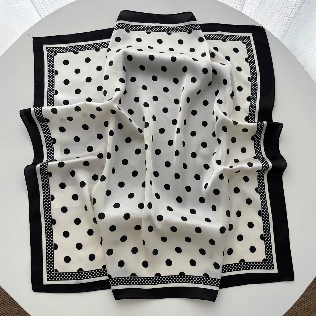 Foulard quadrato elegante in r - Face Scarf Mask recensione e prezzo