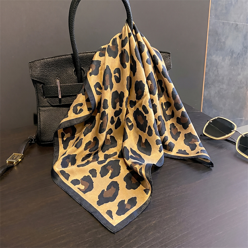Foulard Quadrato 100% Seta con - Face Scarf Mask recensione e prezzo